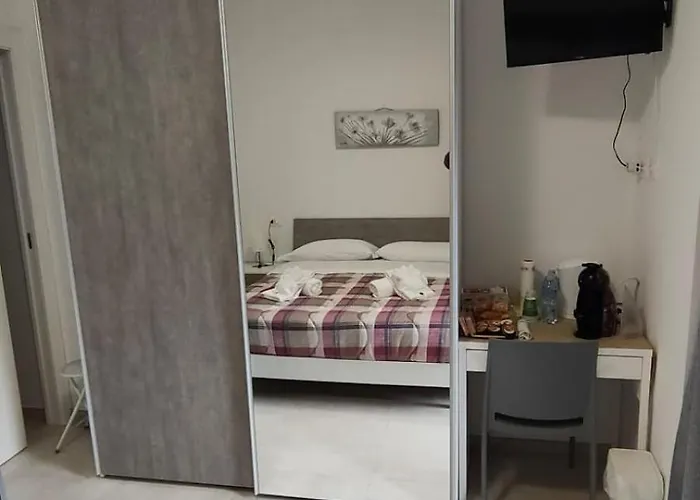 ゲストハウス B&b-guest House 'in Piazzetta'